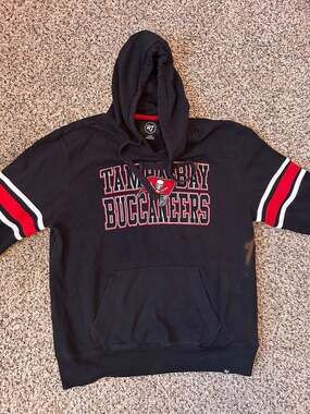 '47 Tampa Bay Buccaneers Hoodie Size Large Black Football Pullover Sweatshirt